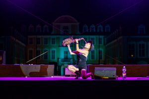 Anne La Sastra Traditionelle Nacht