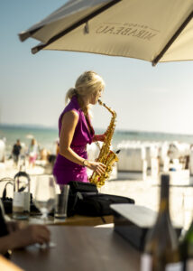 Saxophonistin Strand