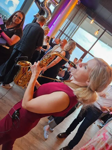 Saxophonist in Eventlocation Bremen Hamburg Schleswig-Holstein Niedersachsen Saxophonistin in Hamburg